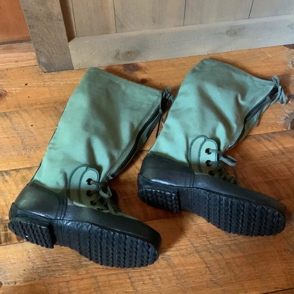 Military Muk Luk Extreme cold weather boots Green Size Small (7-8)